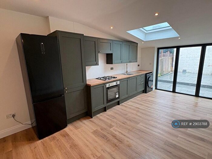 4 Bedroom End Of Terrace House To Rent In Oval Road, Croydon, CR0