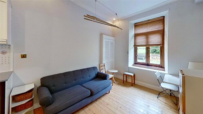 1 Bedroom Flat To Rent In Canonmills, Edinburgh, EH3