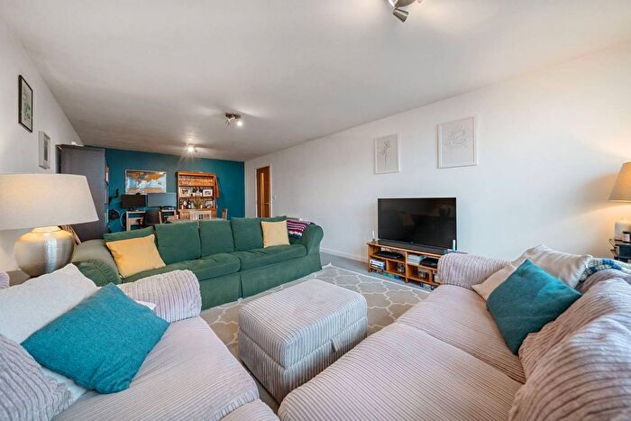 2 Bedroom Flat For Sale In Courtenay House, Brixton Hill, London, SW2