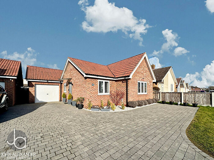 3 Bedroom Detached Bungalow For Sale In Mill Road, Colchester, CO4