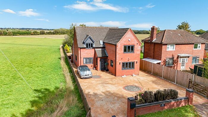4 Bedroom Detached House For Sale In Dereham Road, Thuxton, Norwich, Norfolk, NR9