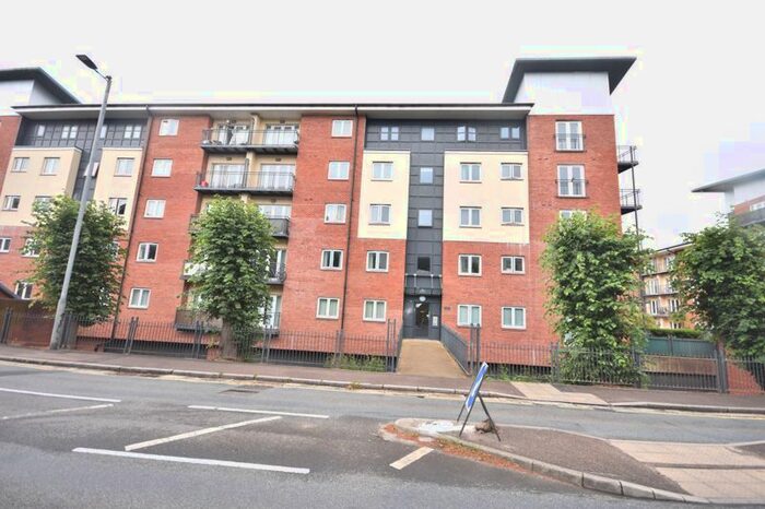 2 Bedroom Flat To Rent In New North Road, Exeter, EX4