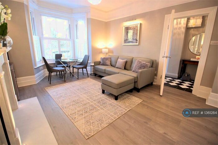 2 Bedroom Flat To Rent In Queens Road, Brentwood, CM14
