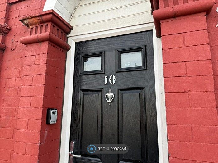 3 Bedroom Terraced House To Rent In Dockin Hill Road, Doncaster, DN1