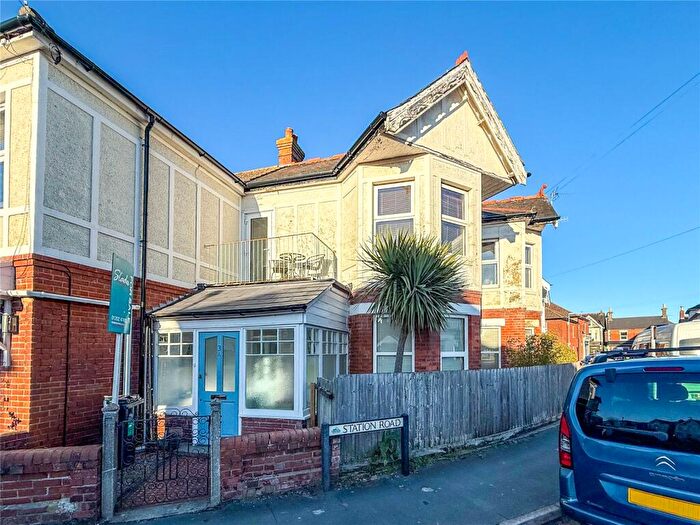 2 Bedroom Apartment For Sale In Station Road, Christchurch, Dorset, BH23