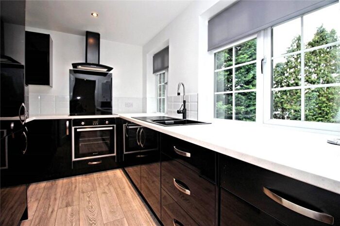 1 Bedroom Flat To Rent In Woking, Surrey, GU22