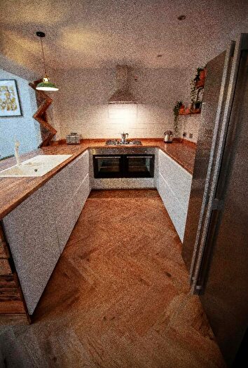 6 Bedroom Semi-Detached House To Rent In Ladybarn Road, Manchester, Greater Manchester, M14