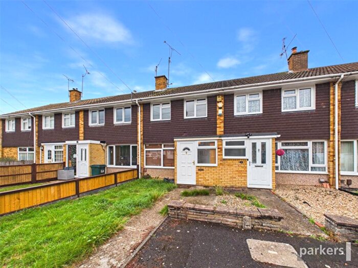 3 Bedroom Terraced House For Sale In Tupsley Road, Reading, Berkshire, RG1