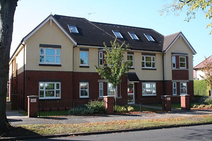 2 Bedroom Penthouse To Rent In Lynfield Court, Robin Hood Lane, Birmingham, B28