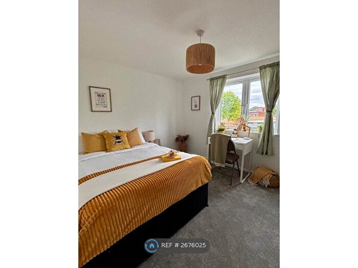 6 Bedroom Semi Detached House To Rent In Cabell Road, Guildford, GU2