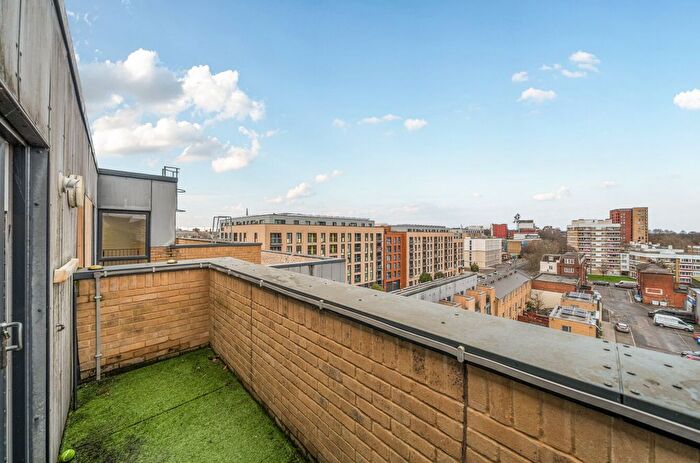 1 Bedroom Flat For Sale In Queensway, Southampton, Hampshire, SO14