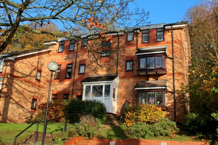 1 Bedroom Flat To Rent In Peperharow Road, Godalming, GU7
