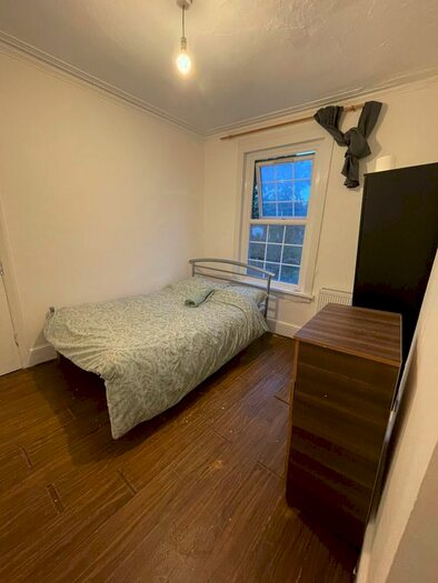 1 Bedroom Terraced House To Rent In Woodlands Road, Ilford, IG1