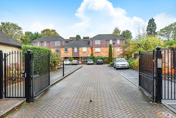 2 Bedroom Apartment To Rent In Byron Court, Windsor, SL4
