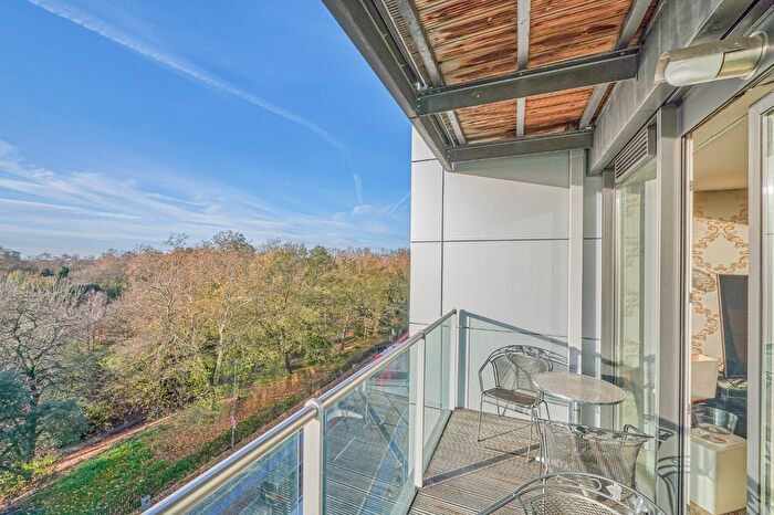 2 Bedroom Flat For Sale In Eustace Building, Queenstown Road, London, SW11