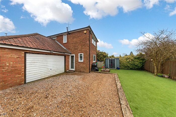 2 Bedroom End Terrace House For Sale In Stapleford Road, Luton, Bedfordshire, LU2