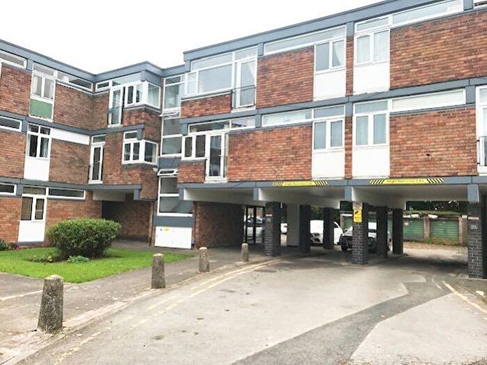 2 Bedroom Flat To Rent In The Lindens, Newbridge Cres, Wolverhampton, WV6