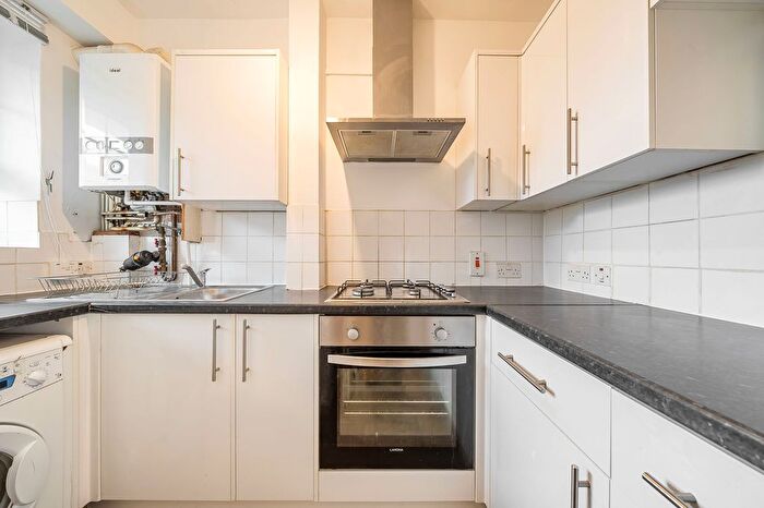 2 Bedroom Flat To Rent In Tanners Hill, Heston House Tanners Hill, SE8