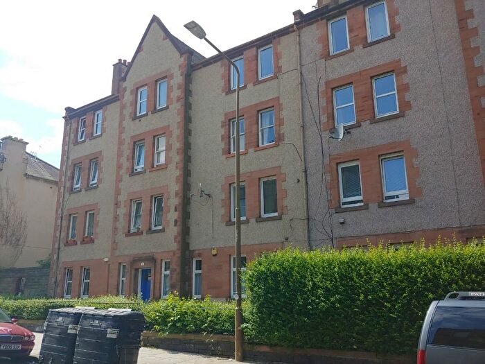 3 Bedroom Flat To Rent In Dickson Street, Edinburgh, EH6
