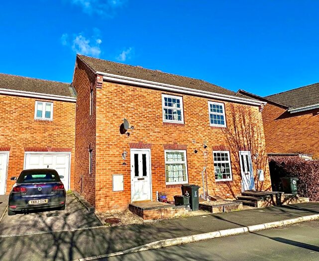 3 Bedroom Semi-Detached House For Sale In Warrener Close, Swindon, SN25