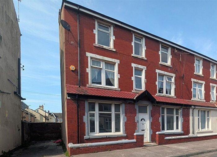 1 Bedroom Flat For Sale In St. Bedes Avenue, Blackpool, FY4