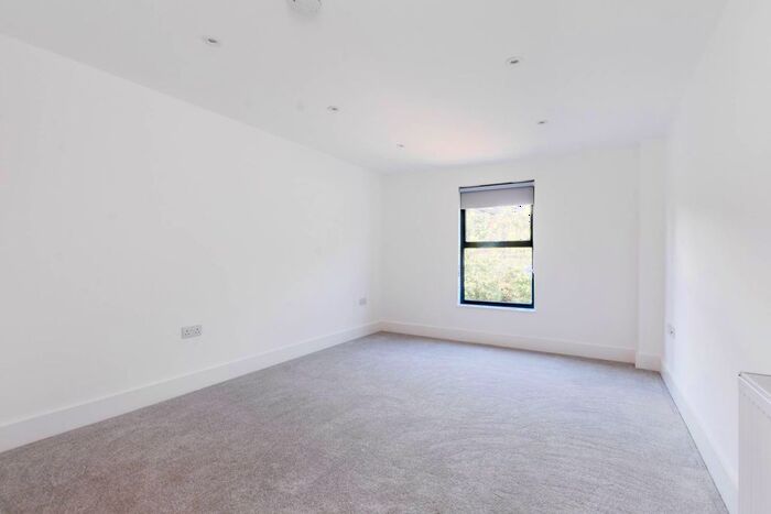 2 Bedroom Flat To Rent In Wightman Road, Harringay, London, N4