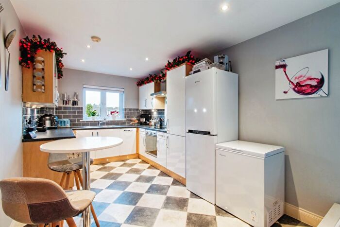 2 Bedroom Flat For Sale In Fieldmoor Lodge, Pudsey, LS28
