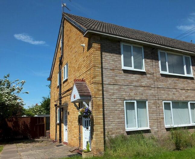 2 Bedroom Maisonette To Rent In Denton Close, Kenilworth, CV8