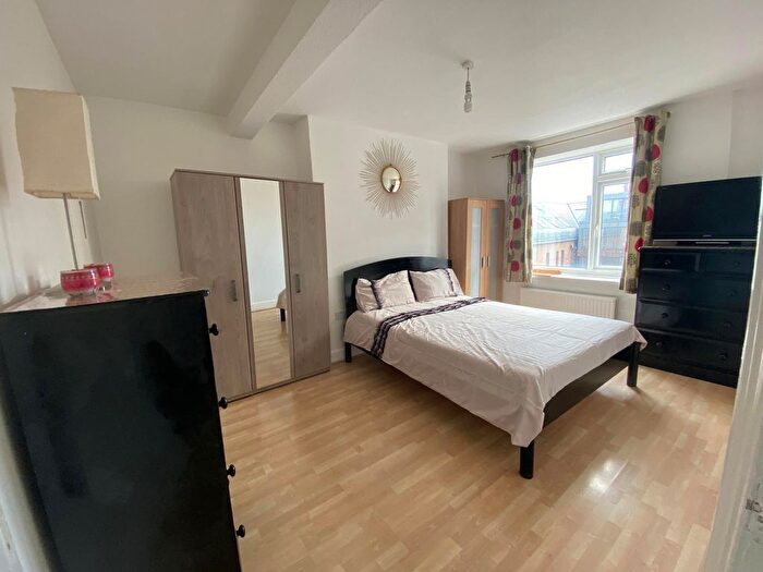 2 Bedroom Flat To Rent In Lisson Street, London, NW1