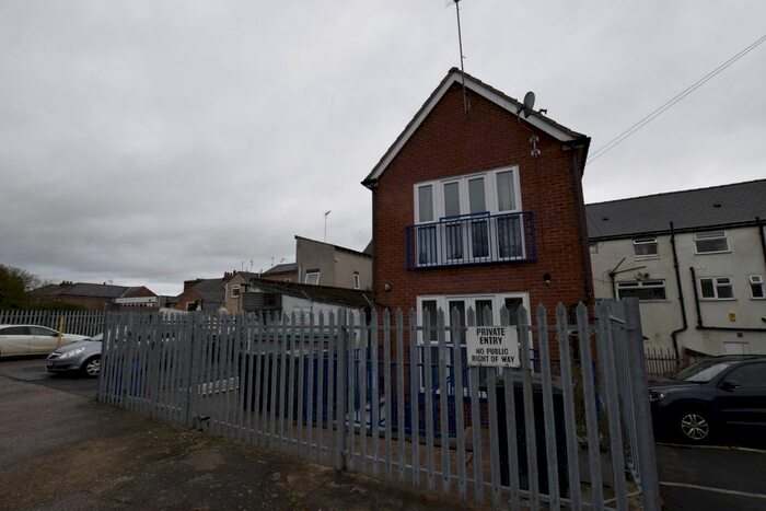 1 Bedroom Flat To Rent In Nickys Court Flats, Osmaston Road, Derby, Derbyshire, DE1