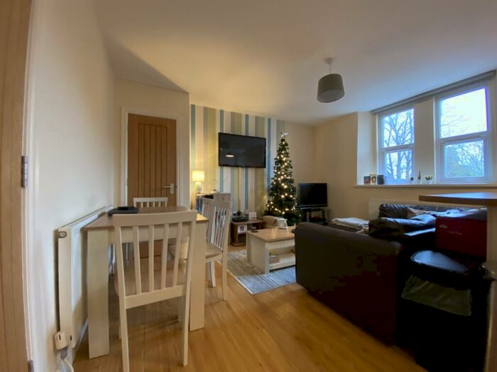2 Bedroom Flat To Rent In The Walk, Roath, CF24