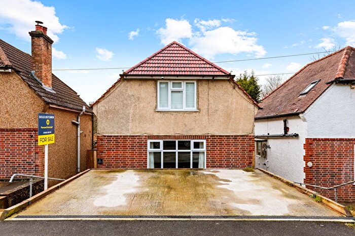 2 Bedroom Detached House For Sale In Downsway, Whyteleafe, CR3