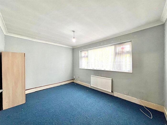1 Bedroom Flat To Rent In Borwick Avenue, London, E17