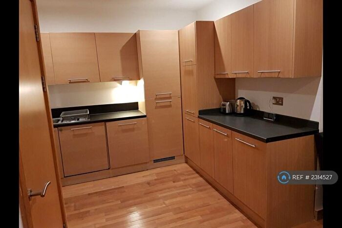 3 Bedroom Flat To Rent In Roach Road, London, E3