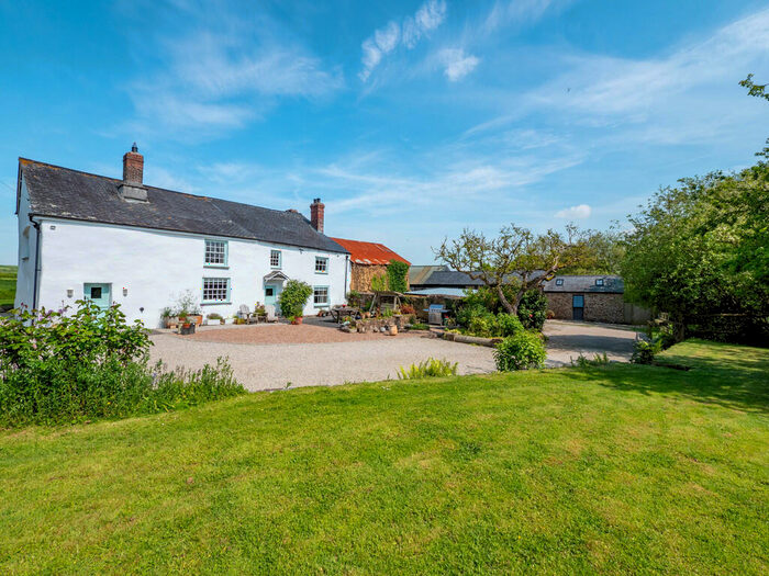 6 Bedroom Farm House For Sale In Sharlands Road, Marhamchurch, EX23