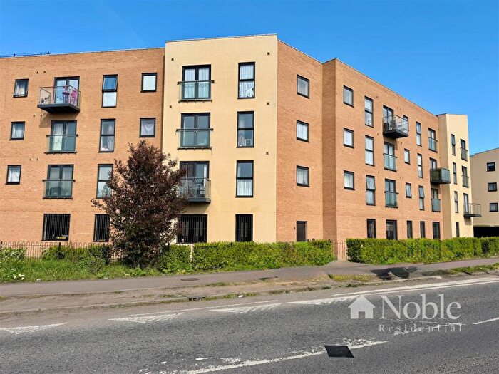 1 Bedroom Flat For Sale In Dock Road, Tilbury, RM18