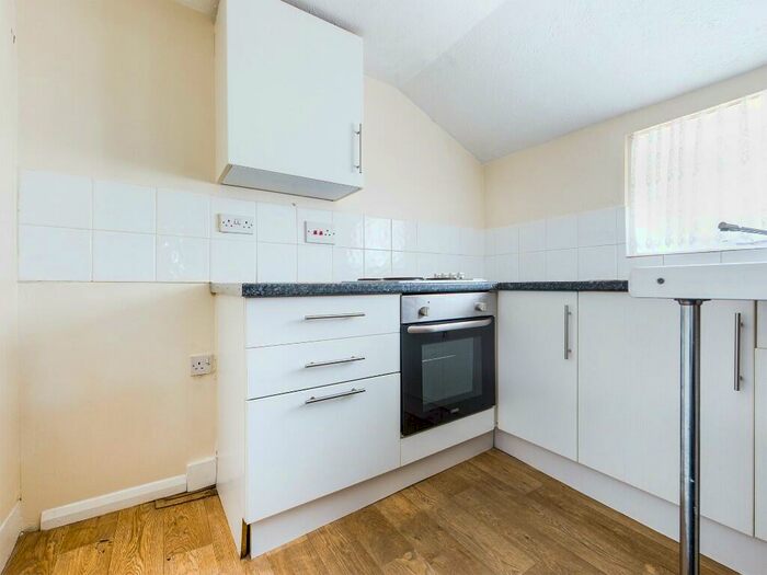 1 Bedroom Flat To Rent In Station Road, BN41