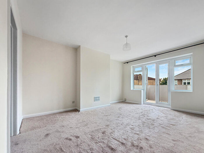 2 Bedroom Maisonette To Rent In Manor Lane, London, SE12