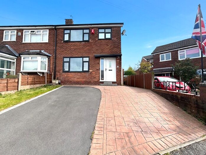 3 Bedroom Semi Detached House For Sale In Kent Grove, Failsworth, Manchester, M35