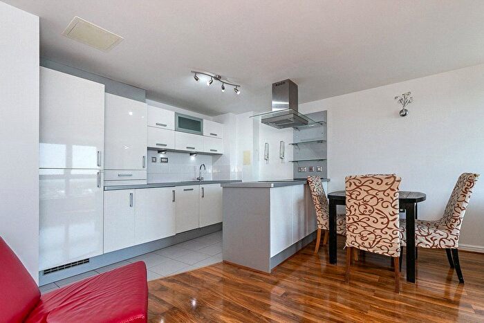 2 Bedroom Flat To Rent In Aspects, Sutton, Surrey, SM1