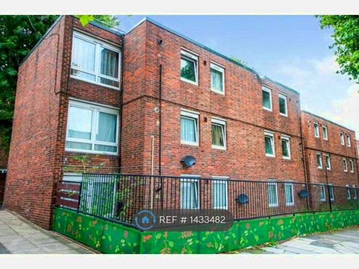 Studio To Rent In Beachcroft Way, London, N19