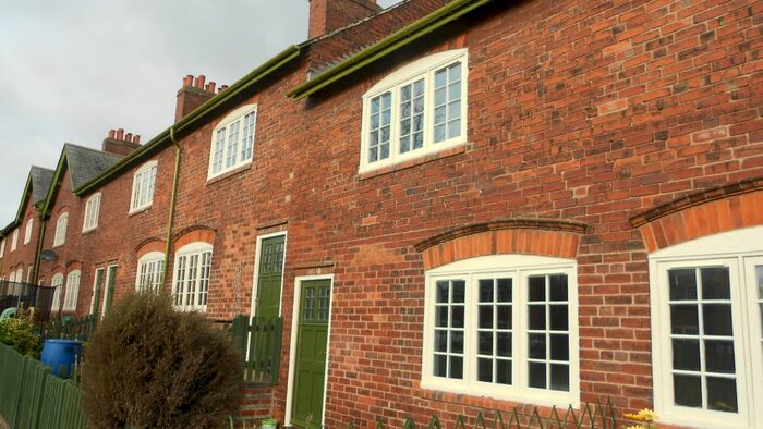 3 Bedroom Terraced House To Rent In Model Village (), Creswell, S80