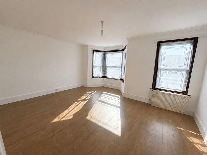 2 Bedroom Flat To Rent In A Norfolk Road, Ilford, IG3