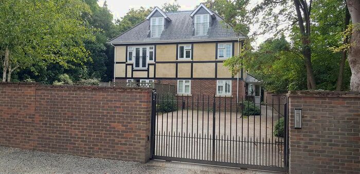 2 Bedroom Flat To Rent In Cedar Road, Sutton, SM2