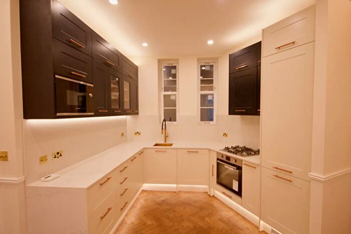 3 Bedroom Flat To Rent In St George's Fields, London, W2