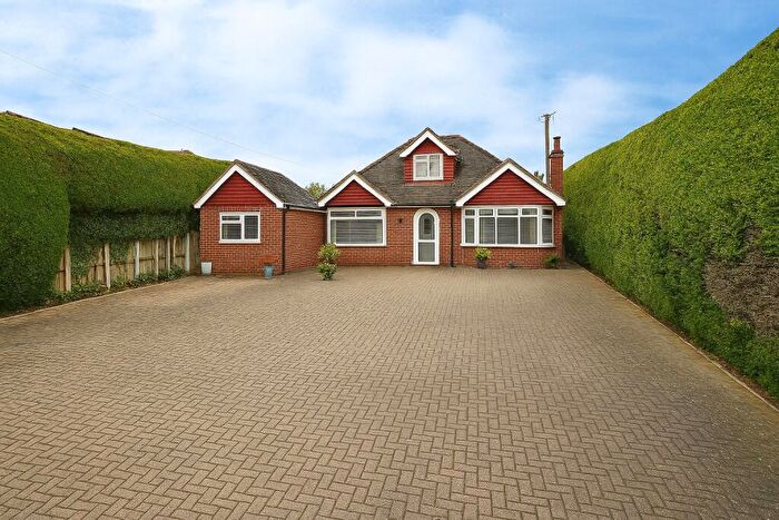 3 Bedroom Detached House For Sale In London Road, Newington, Sittingbourne, ME9