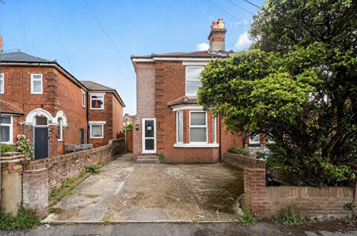 1 Bedroom Flat For Sale In Richmond Road, Freemantle, Southampton, Hampshire, SO15