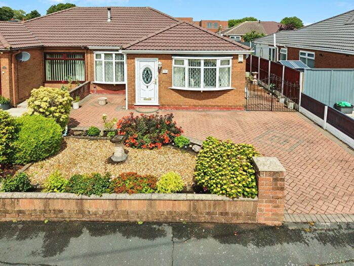 2 Bedroom Bungalow For Sale In Hyacinth Close, Haydock, WA11