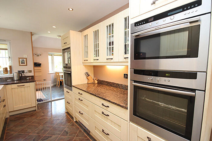 3 Bedroom End Of Terrace House For Sale In Penfold Grange, Billingshurst, RH14