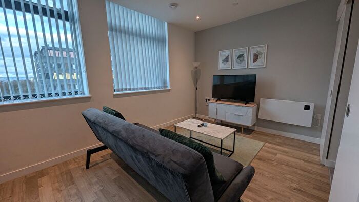 1 Bedroom Flat To Rent In Paragon House A, Seymour Grove, M16